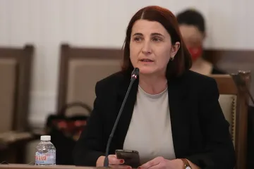 Нова програма за бежанците. Какво получават хотелите