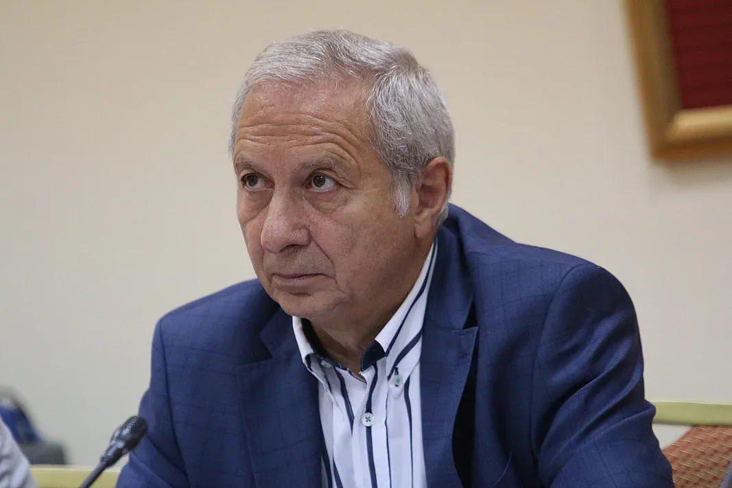Огнян Герджиков дръпна ушите на "Промяната": Аматьори!