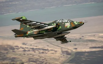 Тайно дали на Украйна 14 самолета СУ-25. Замесват България