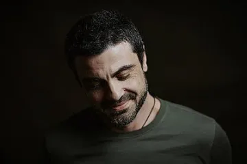   „Вече зная“ е новият сингъл на Алек Кирев