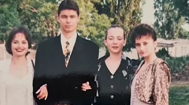 Познавате ли този абитуриент? Вижте още Тошко Йорданов и Дилов-син