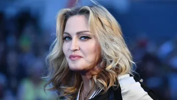 Мадона празнува 66 години! Осигури голямо дарение