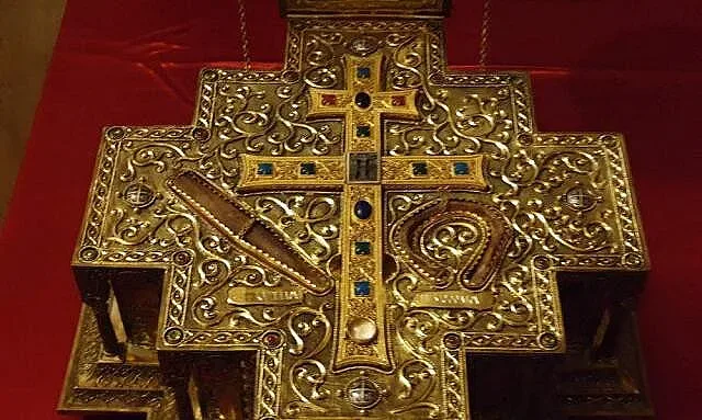 Грандиозни опашки за мощите на Светите братя Кирил и Методий