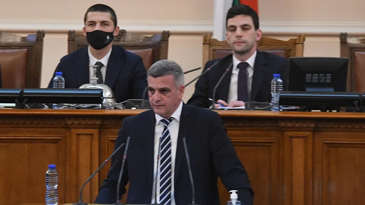 Кой ще събори кабинета? Горещо от Стефан Янев