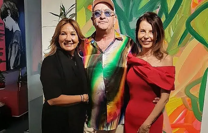 ВИП познавачи аплодираха авангардни творби