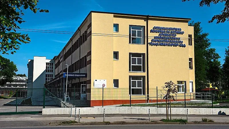 Ужасът в Инфекциозна болница. Лекувано ли е дете с опасен хепатит?