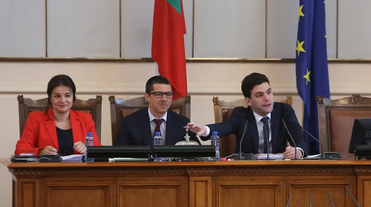 Шок! Какво притежава зам-шефът на парламента