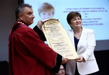 Кристалина прославя УНСС по цял свят