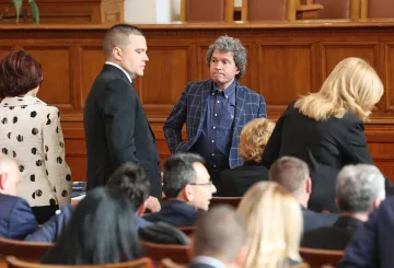 Тошко Йорданов побесня, обвини шефа на парламента в лъжа