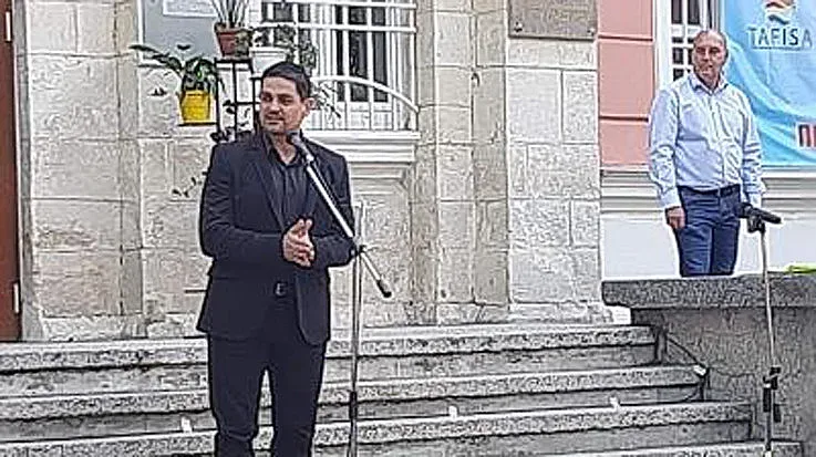 Радостин Василев обеща нова спортна зала на Плевен