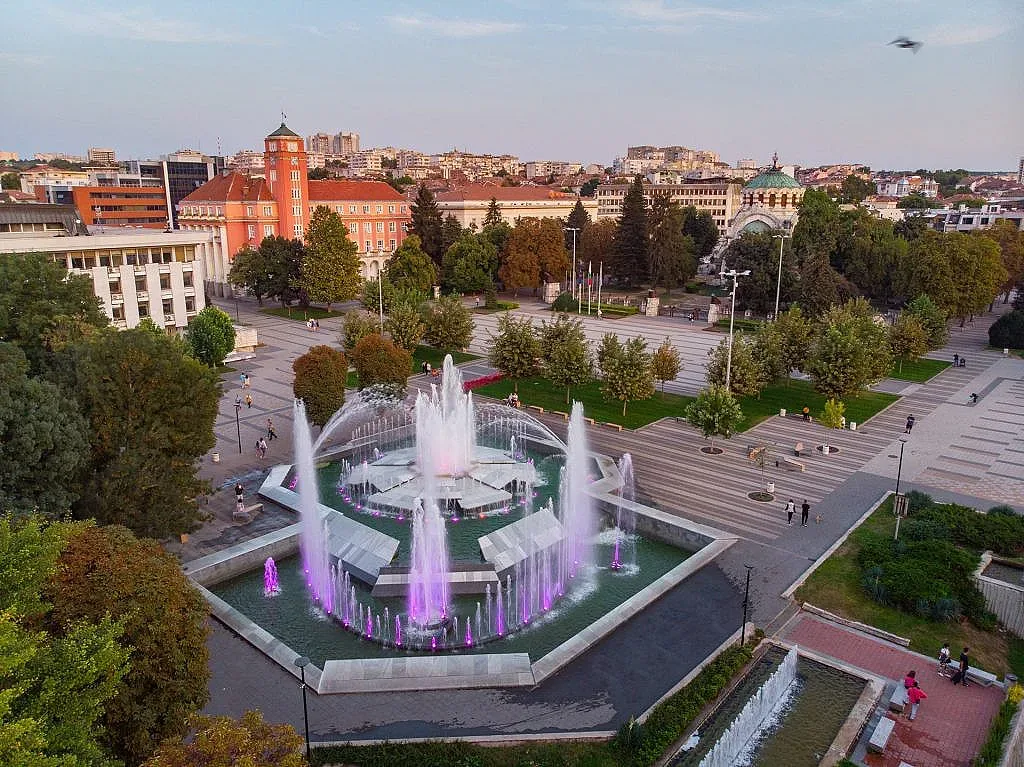 "Стандарт" с кампания: "10 причини младите да останат у нас" започва от Плевен