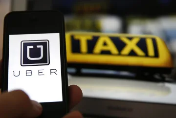 Uber обяви нови функции за бизнес пътници, групови пътувания и е-автомобили