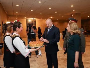 Радев с нови критики към кабинета. От какво зависи добрият тон