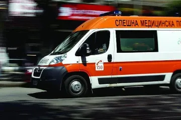 Диви фенове на Левски и ЦСКА си разменят крошета из София