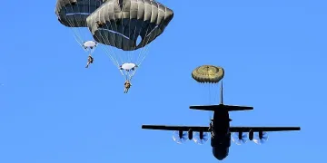 Тежък инцидент с военен парашутист, прокурори разследват