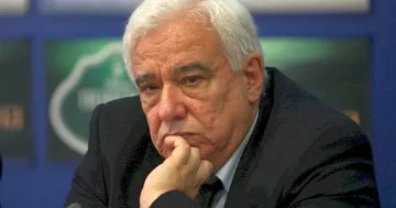 Икономист предлага намаляване на данъците и още държавен дълг