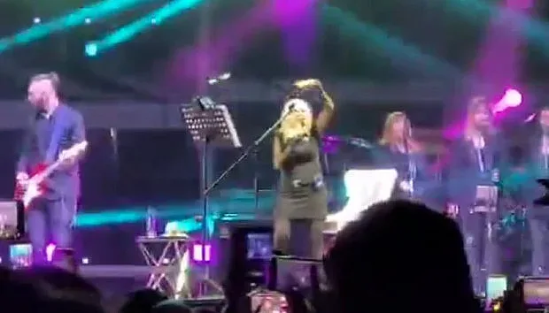 Лили направи нещо невиждано. Държа цял град под дъжда