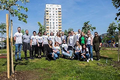 „Залесяваме активно“ на Нестле завърши със засаждане на мини гора в Люлин