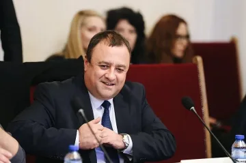 Земеделският министър с тежко обвинение за цената на хляба