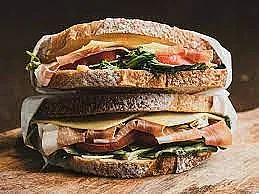 Вредни ли са сандвичите и колбасите? Диетолог обърна мнението