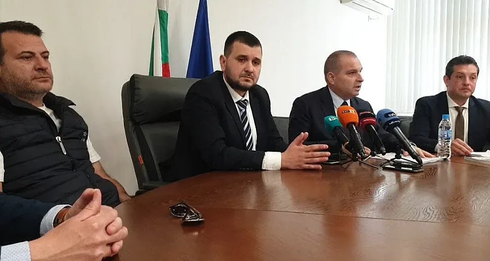 Министър Караджов успокои бизнеса в Пловдив. Вече не искат оставката му