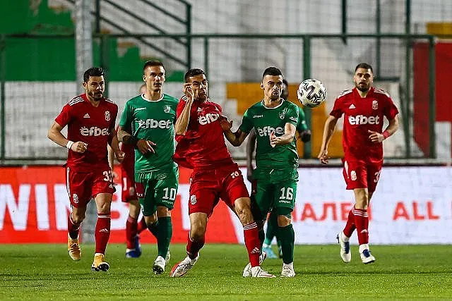 Фурор! С човек по-малко Берое измъкна точка от ЦСКА 1948