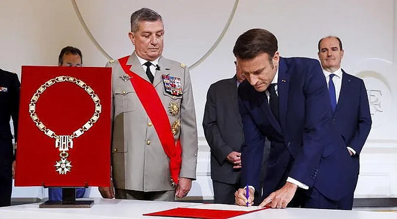 Макрон встъпи в длъжност, отправи две ключови обещания