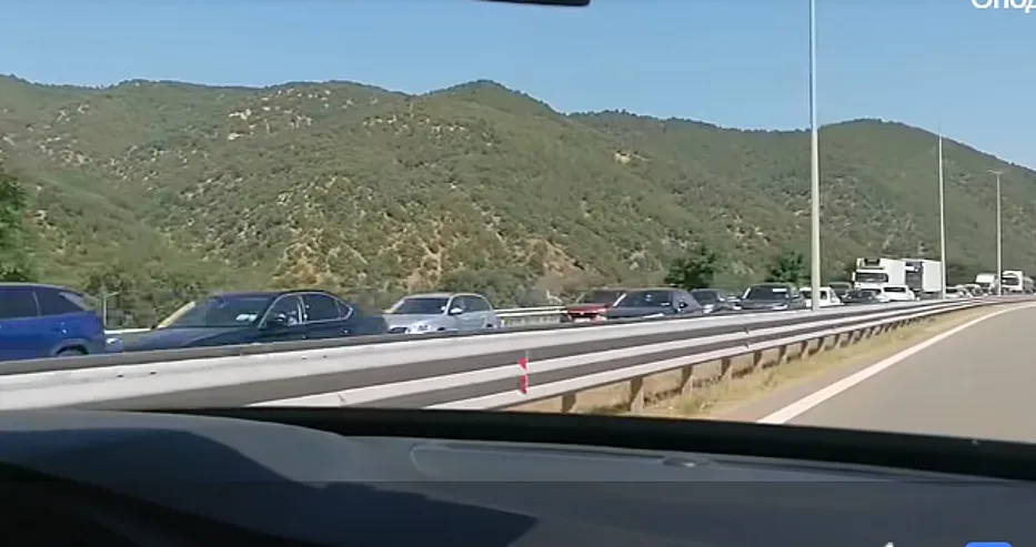 Кошмарът се завърна! Километрични опашки към Гърция