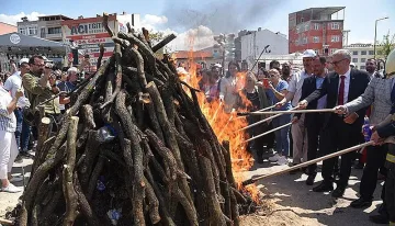 Българи, гърци и турци празнуват в Одрин, палят огньове за здраве