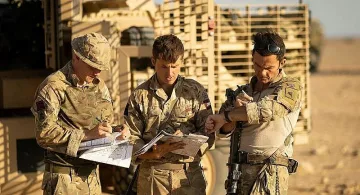 Британски кралски войници заемат позиции у нас, задачата им