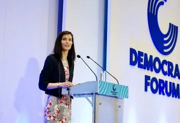 Мария Габриел с иновативен цифров портал за младите