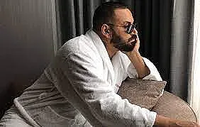 Революция! Шах с новото гадже на Азис