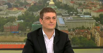 Шефът на Кинтекс хвърля оставка, ще съди Нинова