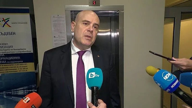 Гешев разбива тезите на двама правосъдни министри