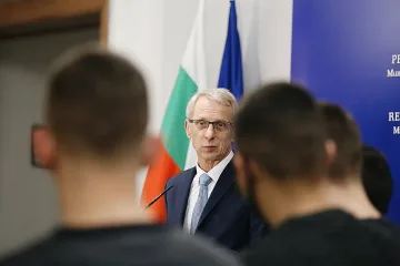 Просветният министър размаза университетските преподаватели