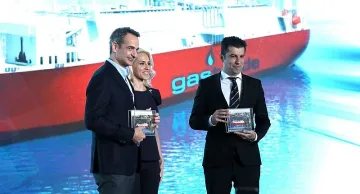 Петков с остра атака към Кремъл, обвинения в шантаж