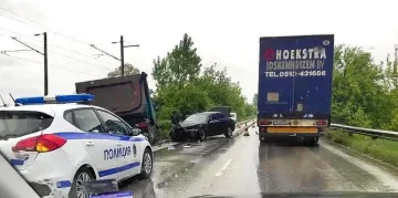 Извънредно. Какво става с най-важния човек на Радев