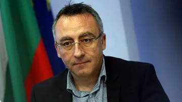 Токът затваря училища