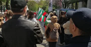 "Възраждане" с акция за спасяване на бебето Пламен