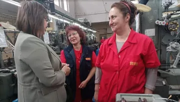 Нинова изненада работници, каза им какво ще става с цените