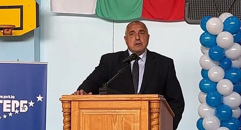 На Борисов му се реве. Защо Нинова не си признае?