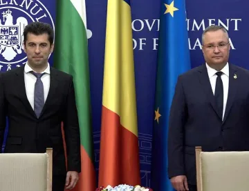 На влизане в Румъния! Петков разписа важен документ