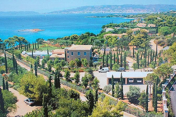 Ето кой български бизнесмен купи имението на гръцкия крал