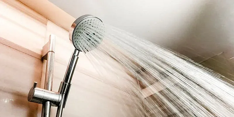 Топлата вода в София става по студена заради газа