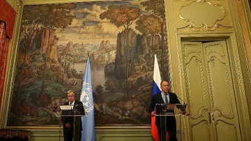 Става сложно. Лавров каза какво очаква Русия от Зеленски