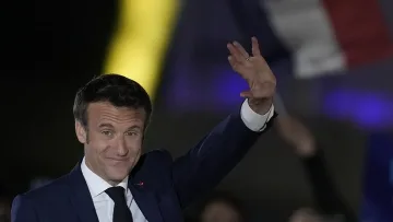 Във Франция - Макрон готви нов тежък удар