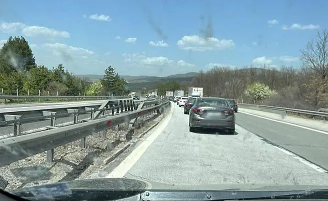 Катастрофа затапи "Тракия". Километрично задръстване