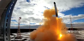 Путин въоръжава цял полк със сатанински ракети