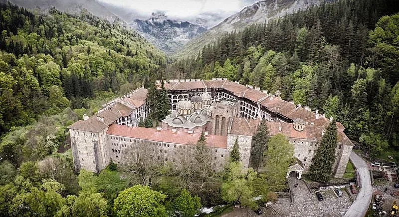 Скандал! Пуснаха фалшива новина за Рилския манастир