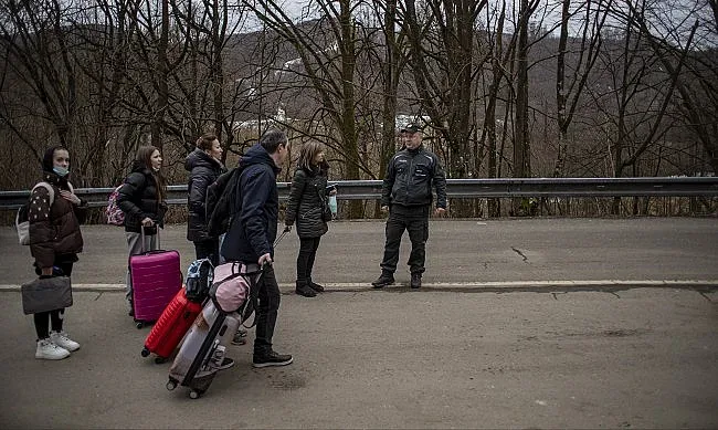 Държавата ще плаща на хотелите за бежанците и след 31 май?